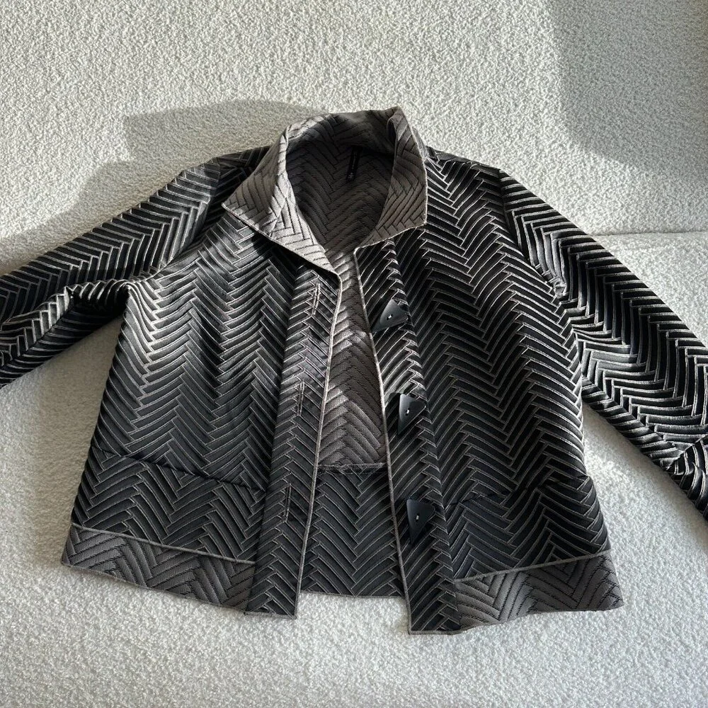 IC Women’s Black Suit‎ Jacket Size L – Professional & Sleek Outerwear